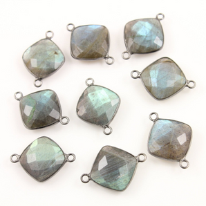 Labradorite  Labradorite Cushion Shape Bezel, (Lab/Cnt/2003) - Beadspoint