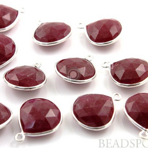 Dyed Ruby Faceted Heart Bezel, 20mm (SSBZ5005) - Beadspoint