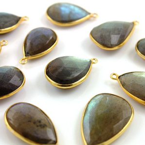 Labradorite Faceted Bezel Pear  (BZCT2502-A) - Beadspoint