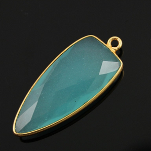 Aqua Chalcedony Faceted Arrowhead Bezel, (BZC9050/AQUA) - Beadspoint