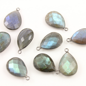 Amazing Blue Faceted Flash Labradorite Bezel, (Lab/PR/2001) - Beadspoint