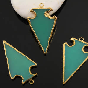 Chrysophase Gold Electroplated Arrowhead Bezel,(BZC9026/CHRY/MD) - Beadspoint