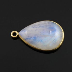 Rainbow Moonstone Bezel Pendant, Gold Vermeil, 19x28mm (RNMPRT04) - Beadspoint