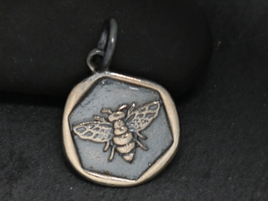 Sterling Silver Bee Disc Charm -- (AF-239) - Beadspoint