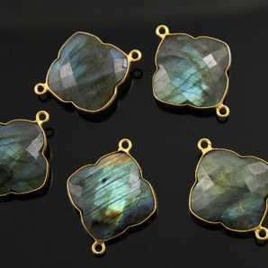 Labradorite Faceted Clover Bezel Connector, (BZC8034/LAB) - Beadspoint