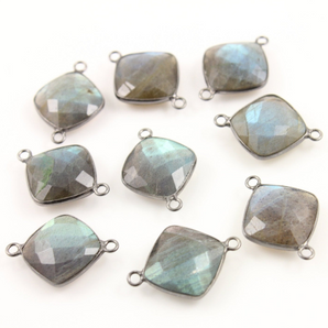 Labradorite  Labradorite Cushion Shape Bezel, (Lab/Cnt/2003) - Beadspoint