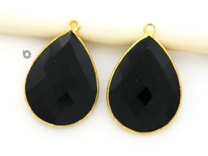 Gold Plated Faceted Pear Bezel, 21x25 mm, multiple gemstones, (BZC-3060) - Beadspoint