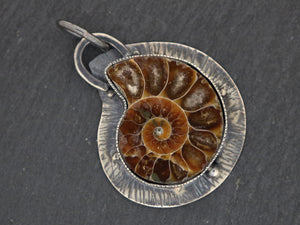 Sterling Silver Artisan Shell Slice Pendant, (SP-5330) - Beadspoint