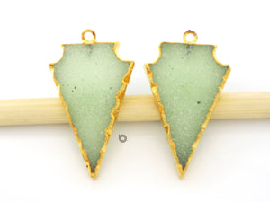 Gold Electroplated  Green Chalcedony Arrowhead Pendant, 32x20 mm, (BZC-9067) - Beadspoint