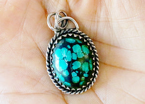 Sterling Silver  Kingman Turquoise Antique Style Rope Pattern Oval Artisan Handcrafted Pendant, (SP-5546)