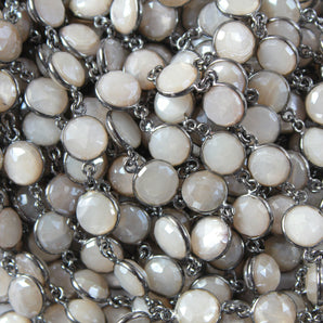 Moonstone Cream Color 10 mm Puff Coin Bezel Chain, (BC-MNS-262) - Beadspoint