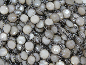 Moonstone Cream Color 10 mm Puff Coin Bezel Chain, (BC-MNS-262) - Beadspoint