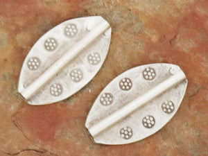1 Pc of Karen Hill Tribe Silver Flower Imprint Oval Leaf Beads, 15x25 mm, (8208-TH)